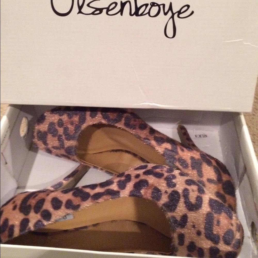 Olsenboye leopard furry heels